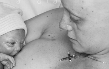 Meme kanseri tedavisi gören gebenin bebeği ile buluşma&nbsp;anı